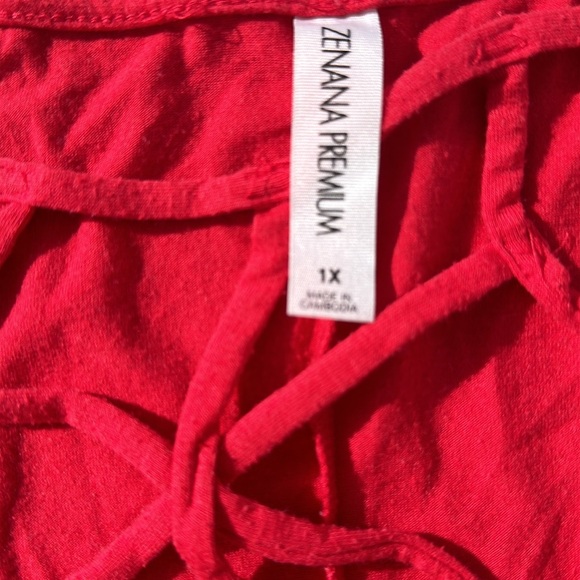 Zenana Premium, Size 1X, Red Short Sleeve Criss Cross Front Top - Picture 4 of 6